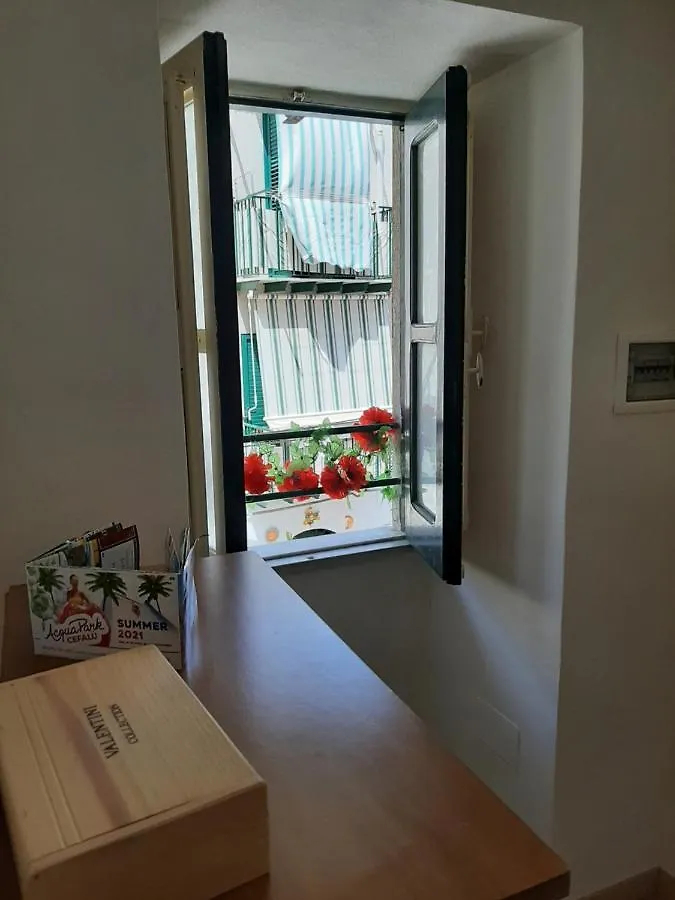 Oceania Apartment 切法卢