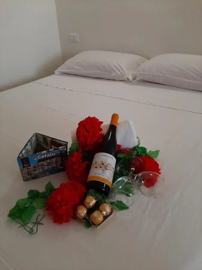 招待所 Oceania Apartment 切法卢