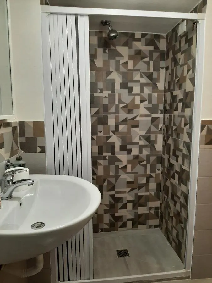 Oceania Apartment 切法卢